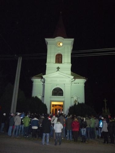 Adventn zpvn ped kostelem (rok 2011)